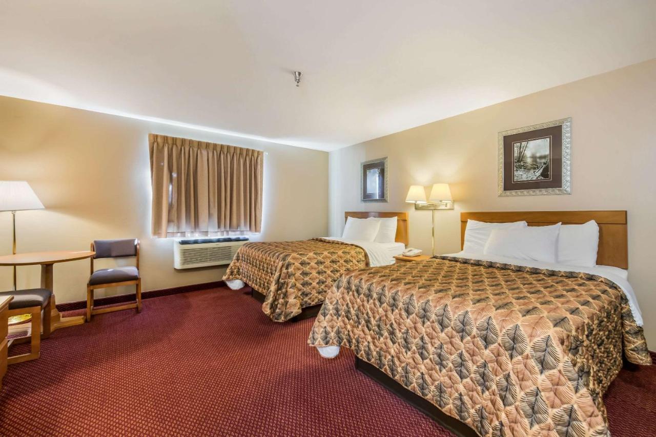 Econo Lodge Rice Lake Exteriér fotografie