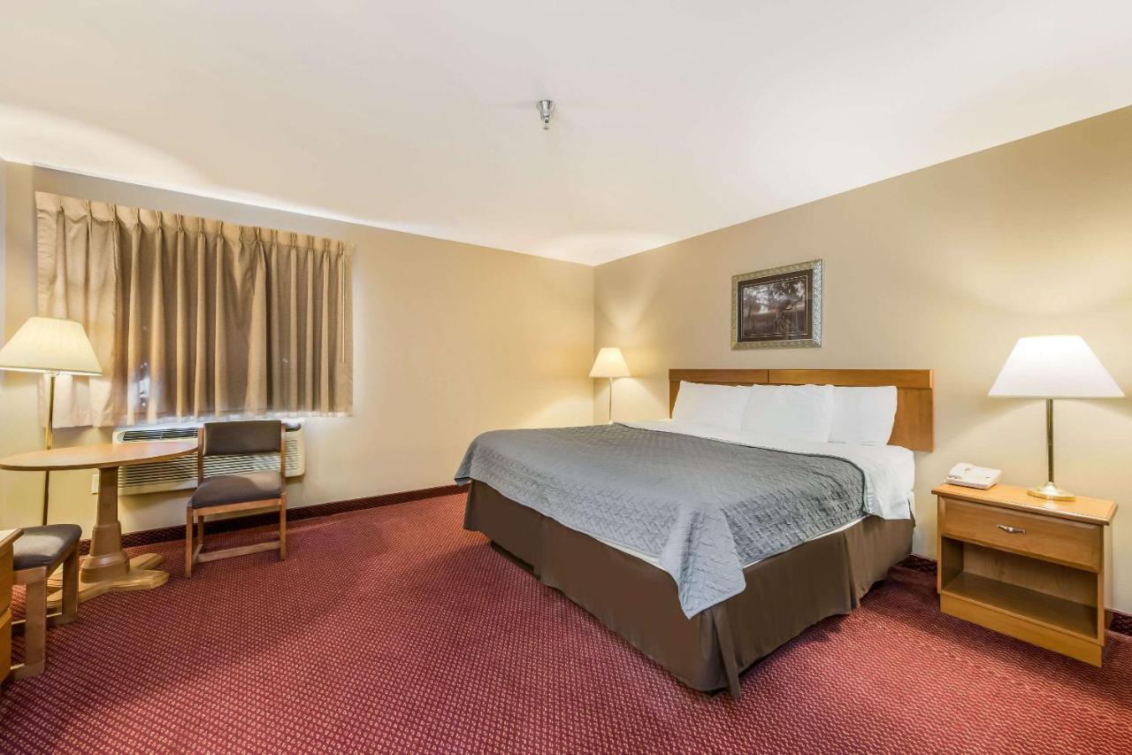 Econo Lodge Rice Lake Exteriér fotografie