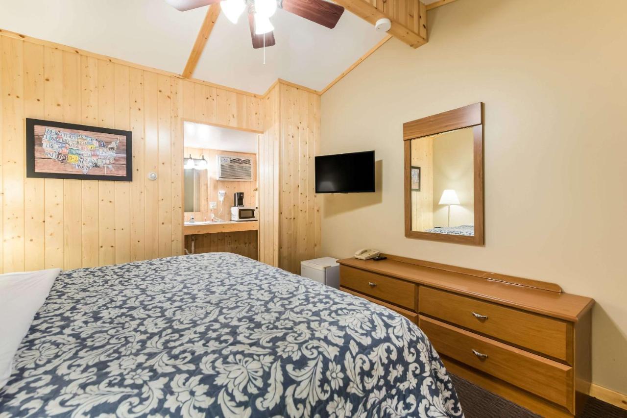 Econo Lodge Rice Lake Exteriér fotografie
