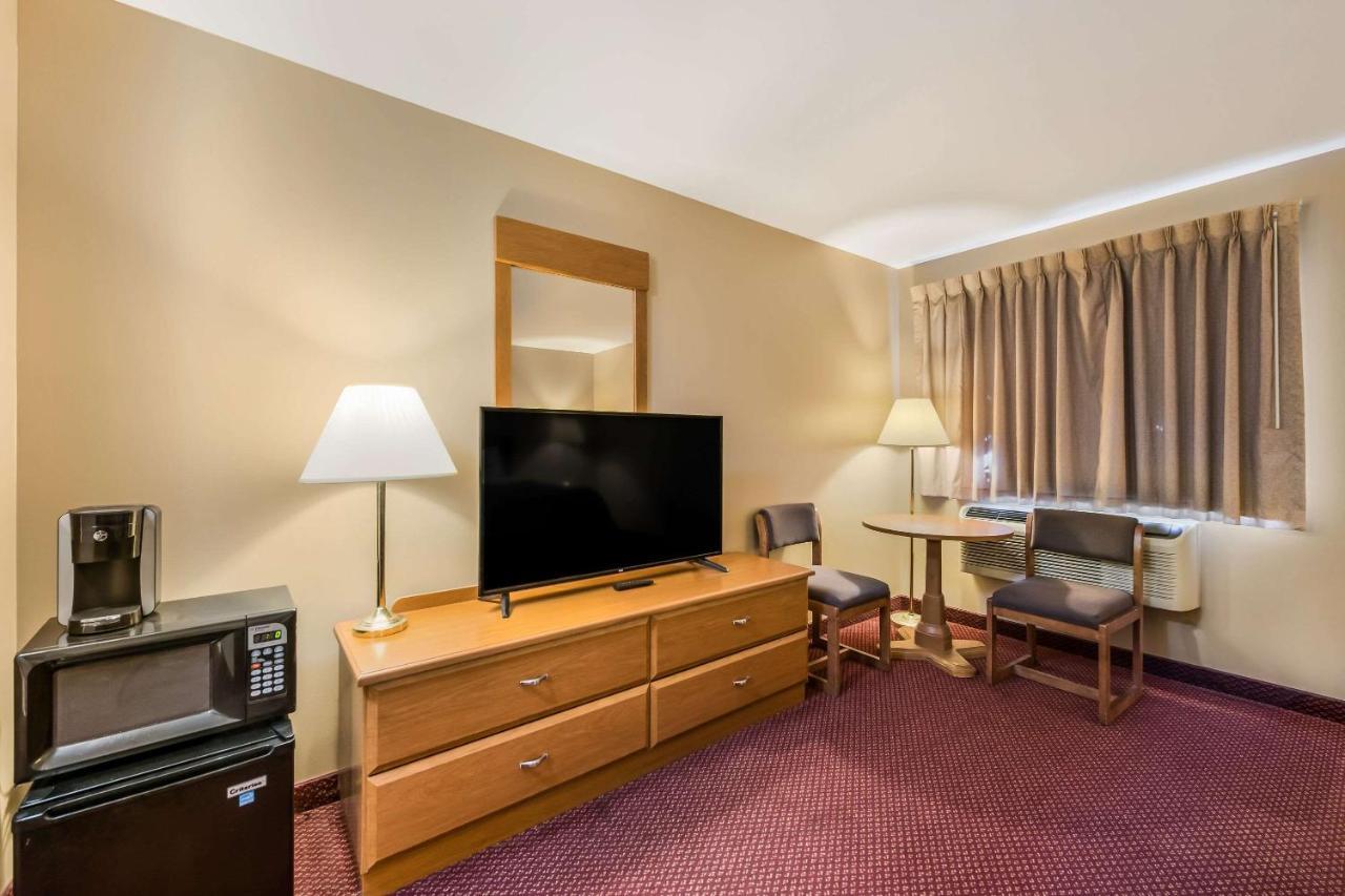 Econo Lodge Rice Lake Exteriér fotografie