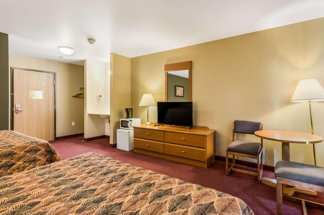 Econo Lodge Rice Lake Exteriér fotografie