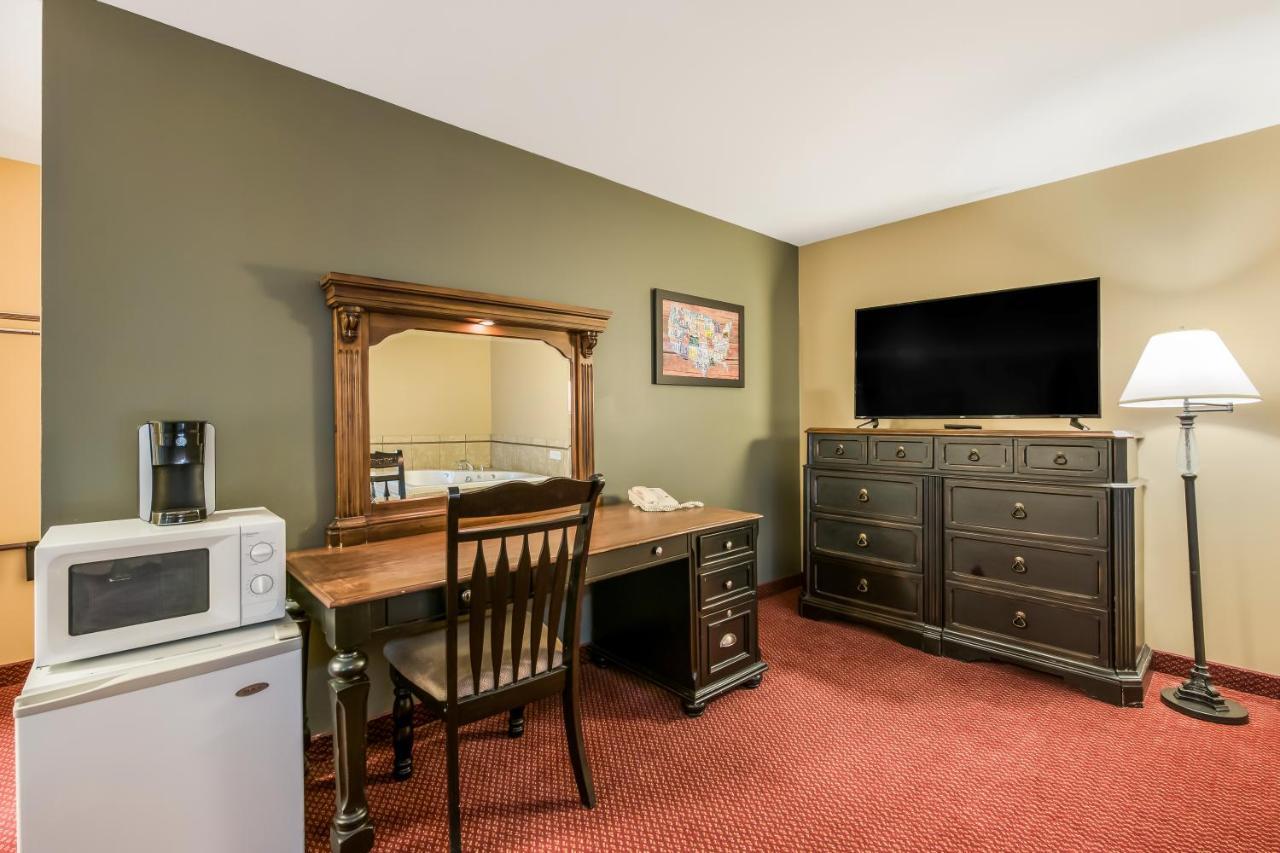 Econo Lodge Rice Lake Exteriér fotografie