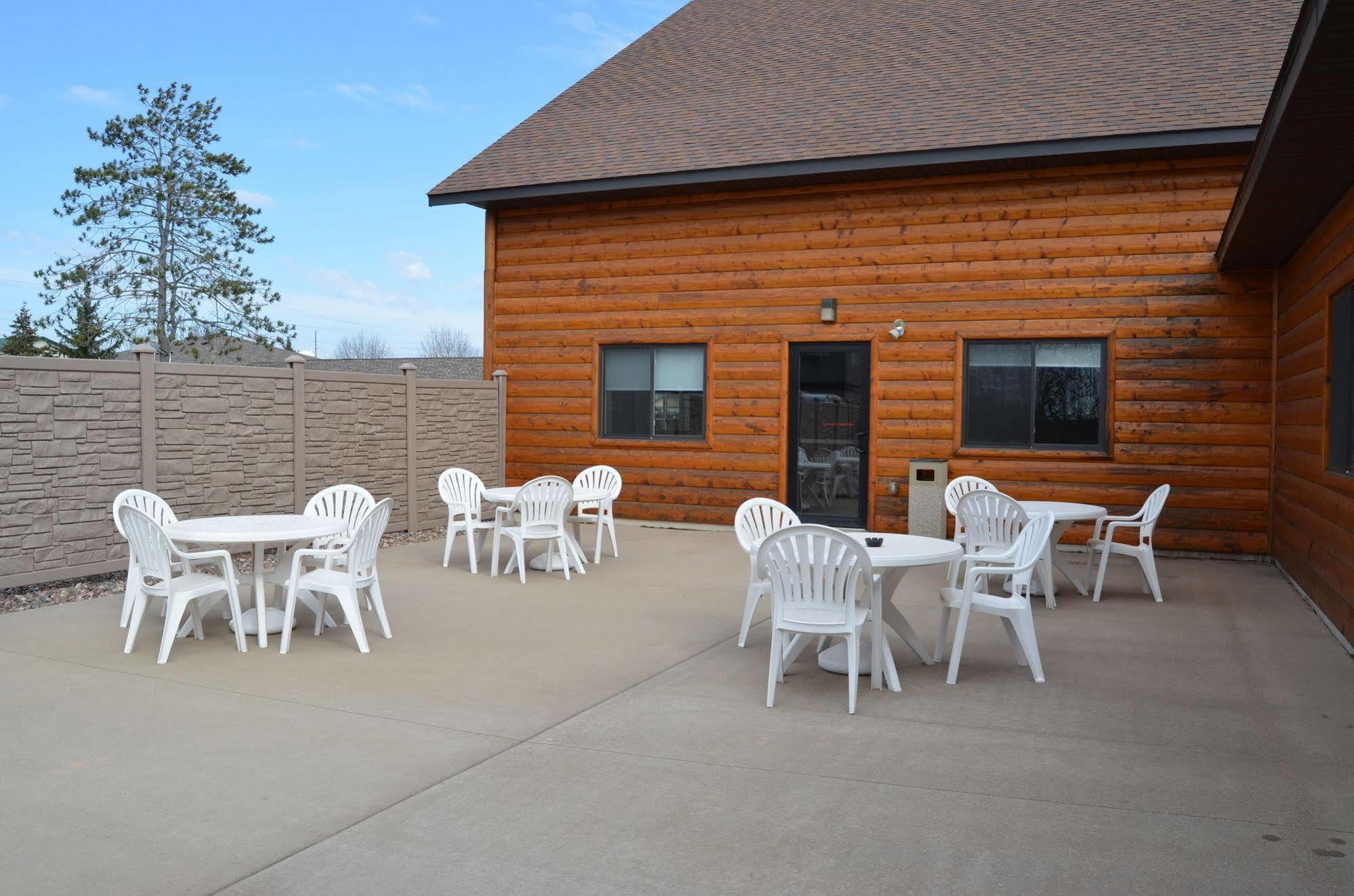 Econo Lodge Rice Lake Exteriér fotografie